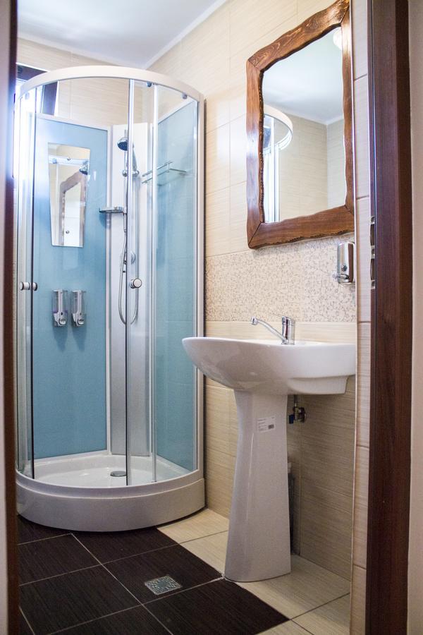Cabana Barlogul Lupilor Villa Berevoesti Exteriör bild